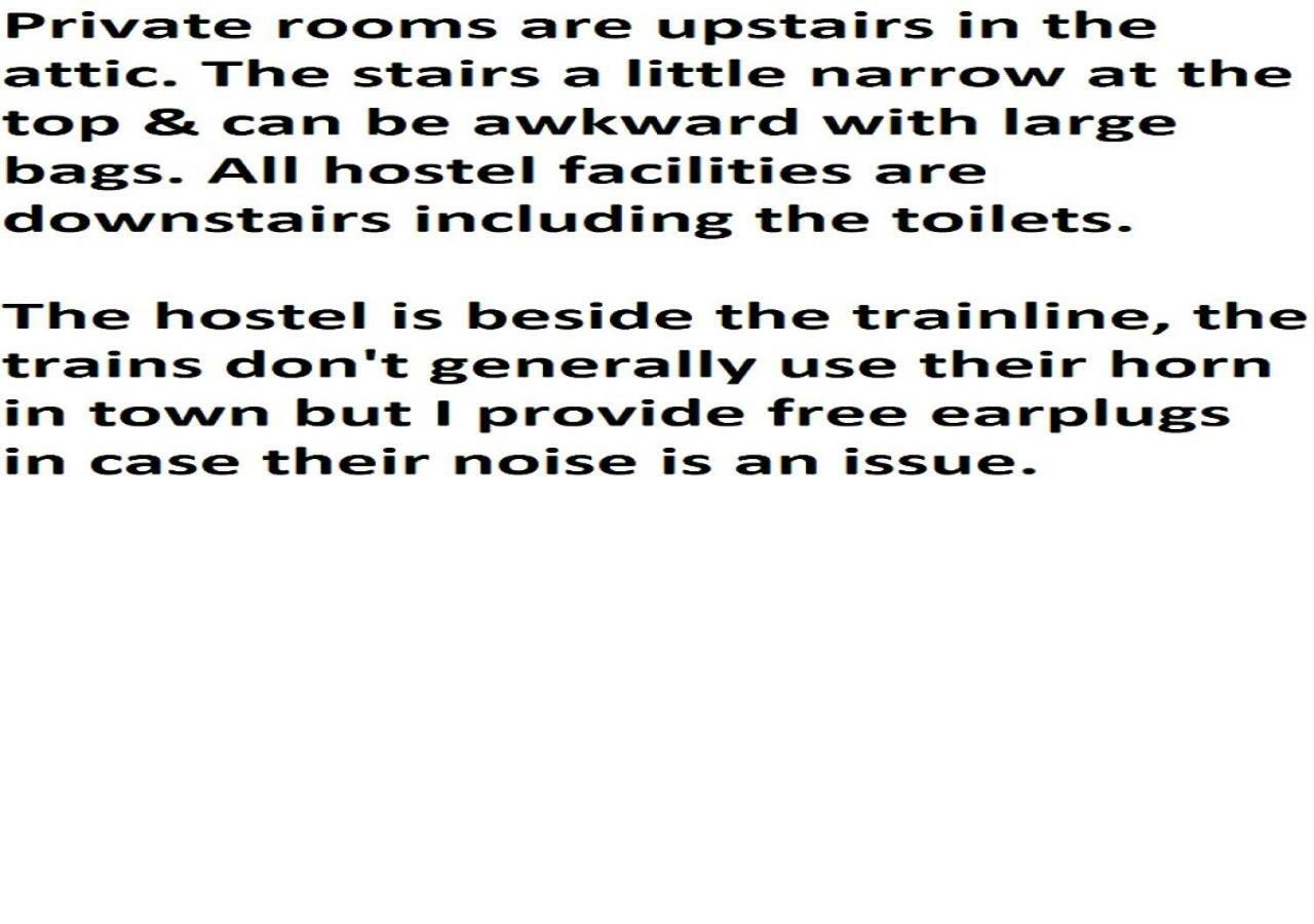 Kicking Horse Backpacker Hostel Golden Extérieur photo